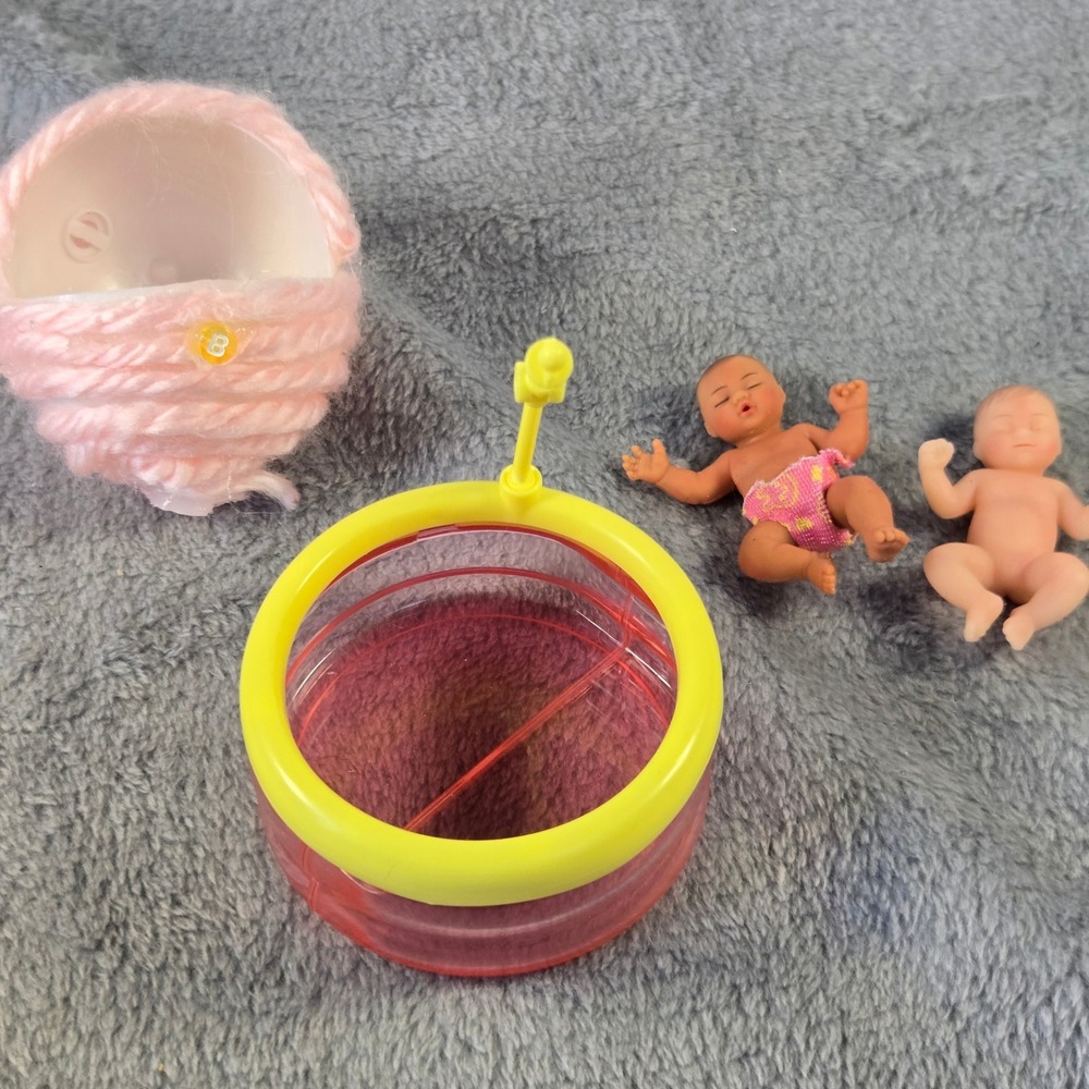 MGA Baby Born Surprise Mini Babies Series 1 Pink Yarn Ball Twins Set‎